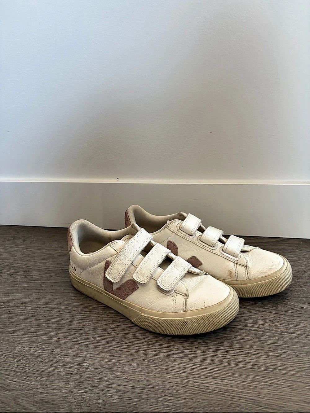 Veja Recife Logo Leather Sneakers Cream & Pink